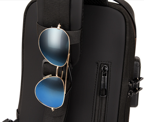 PROMOÇÃO - Bolsa Gold Fashion Multifuncional leve com trabalho combinado Antifurto à prova d'água com saída usb celular - Casual Masc/Fem. - Arte Morumbi